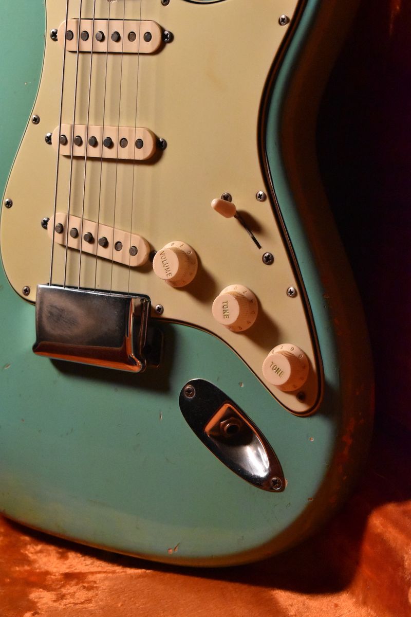 Cesco's Corner Guitars