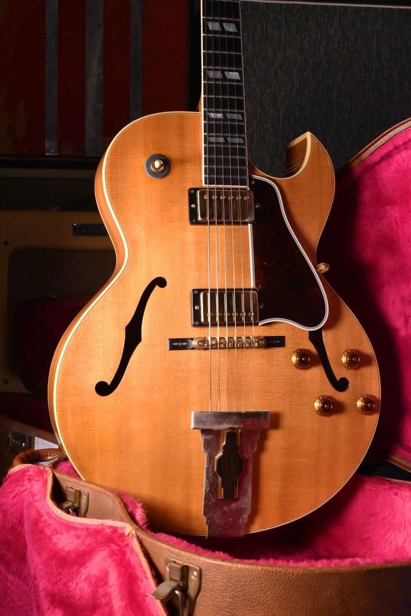 Cesco's Corner Guitars
