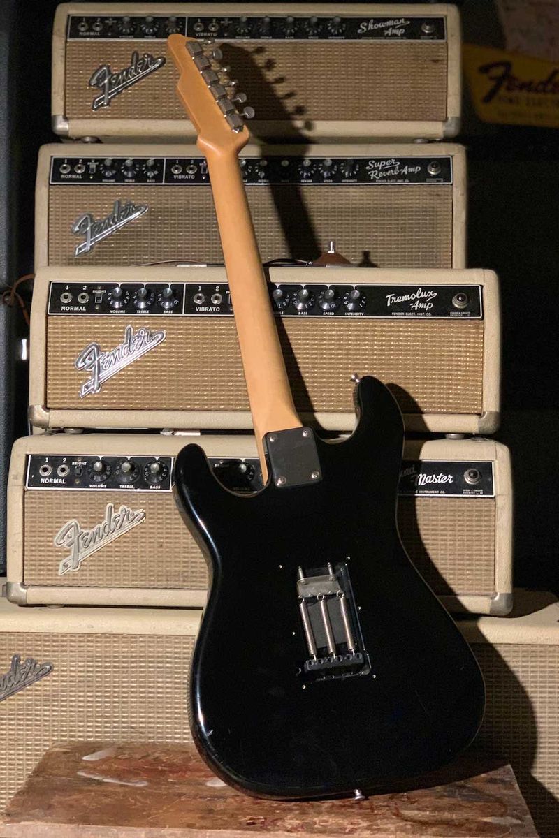 ギター James Tyler USA The Black Classic James Tyler Guitars - Black Classic — James Tyler Guitars