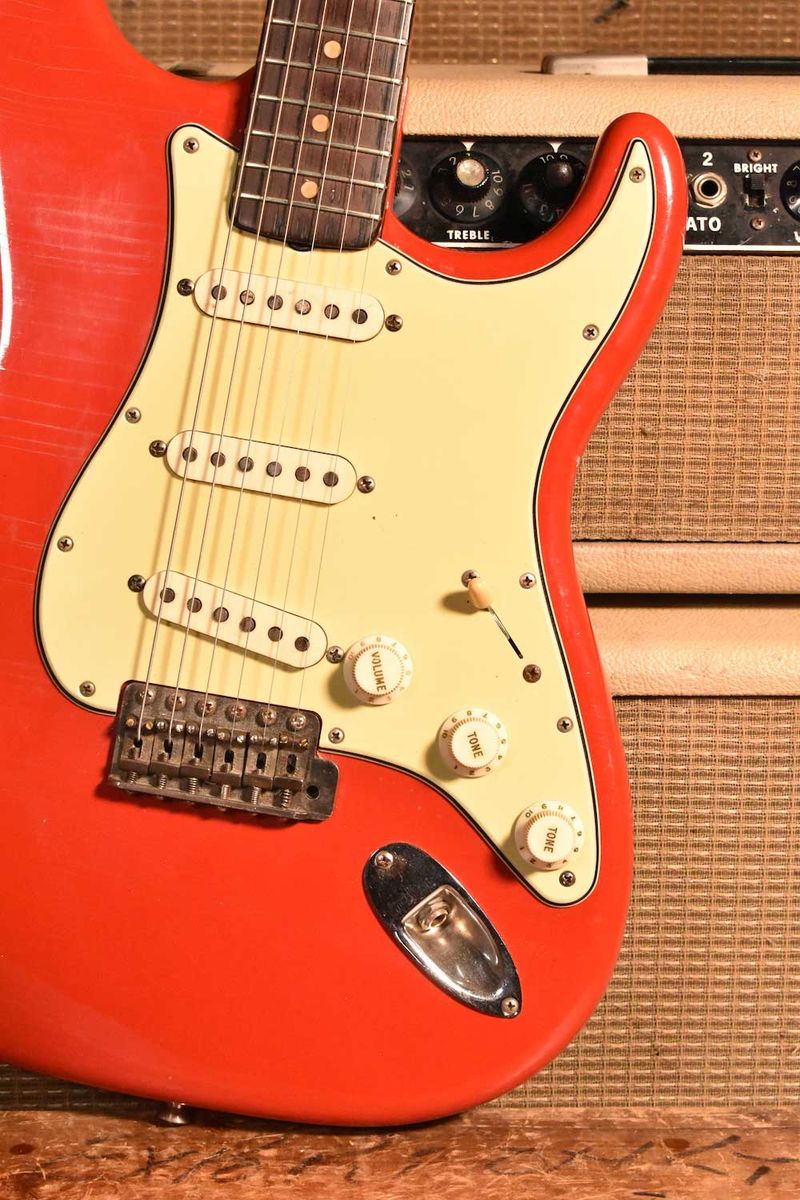 Stratocaster Dakota Red / 1963: エレキギター｜三木楽器公式